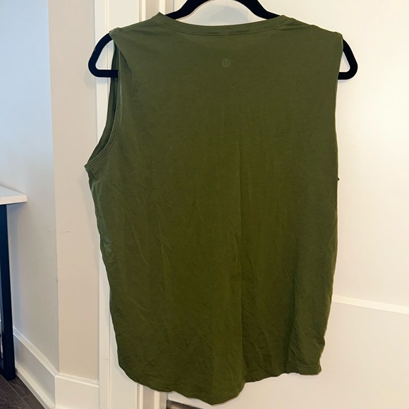 Olive green lululemon size 8 muscle tank. Super comfy. Good condition - Picture 2 of 10